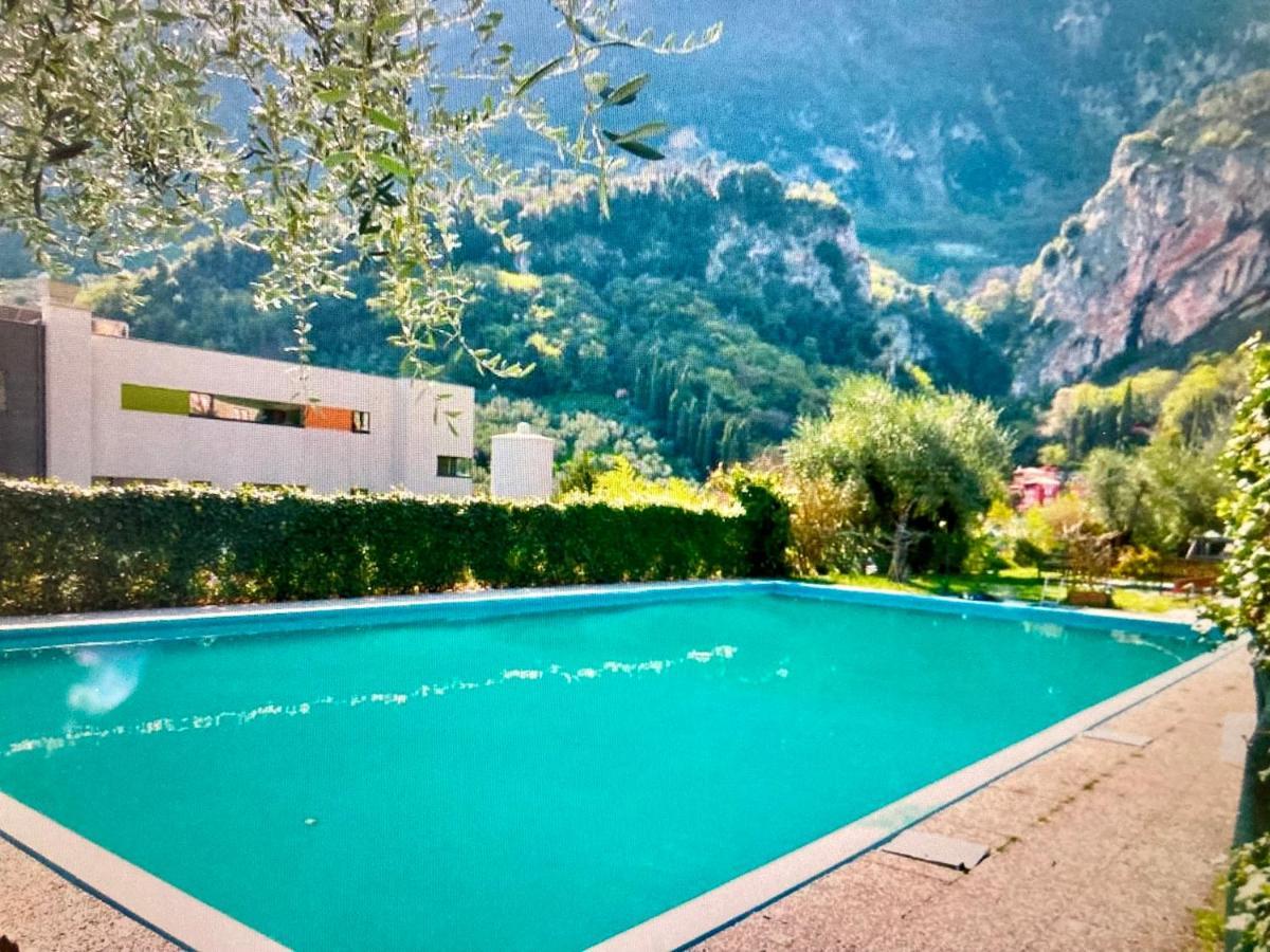 Appartamento Peppino Mit Seeblick Und Pool Riva del Garda Kültér fotó
